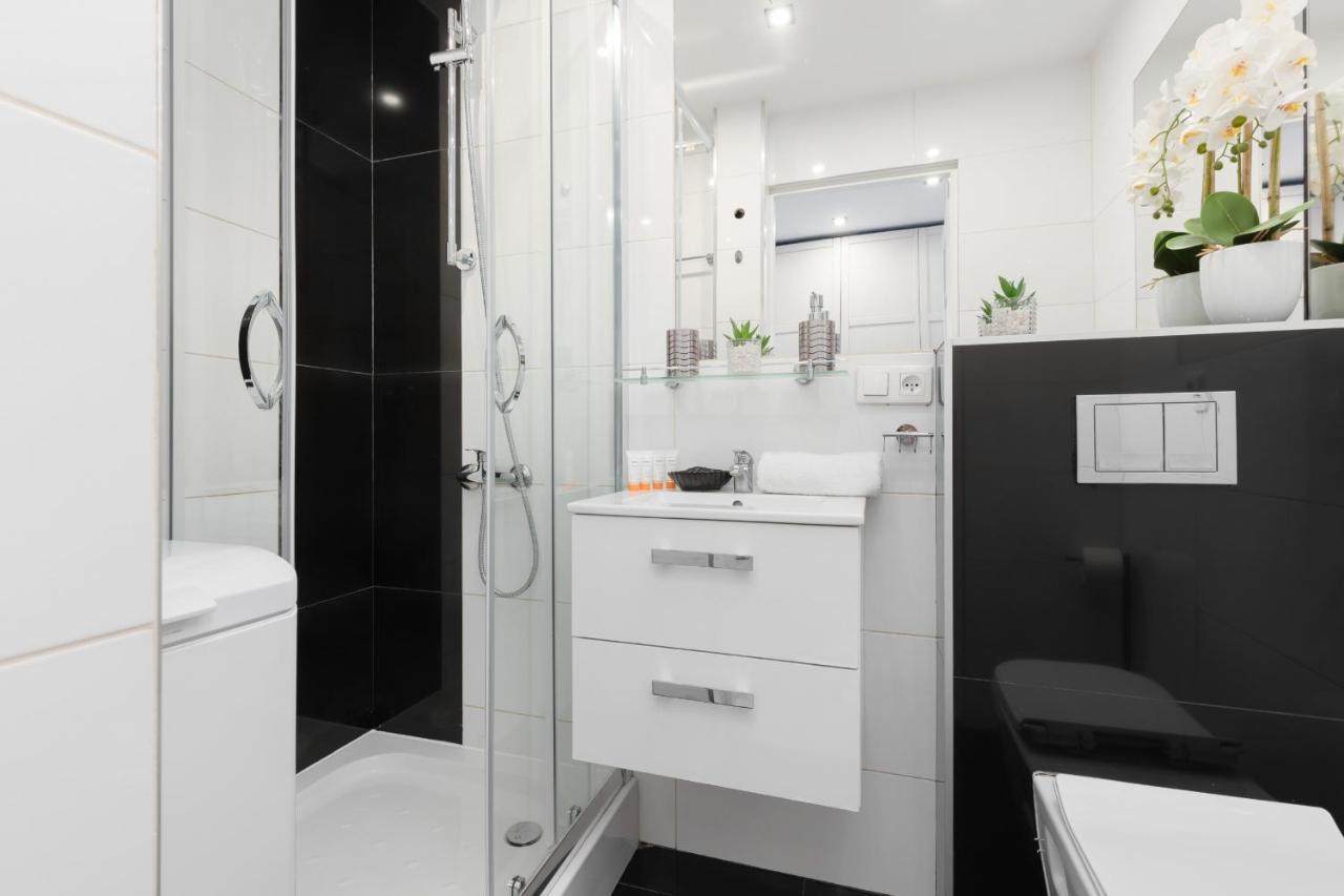 Bright & Cozy Near Metro Marymont By Renters * Warszawa