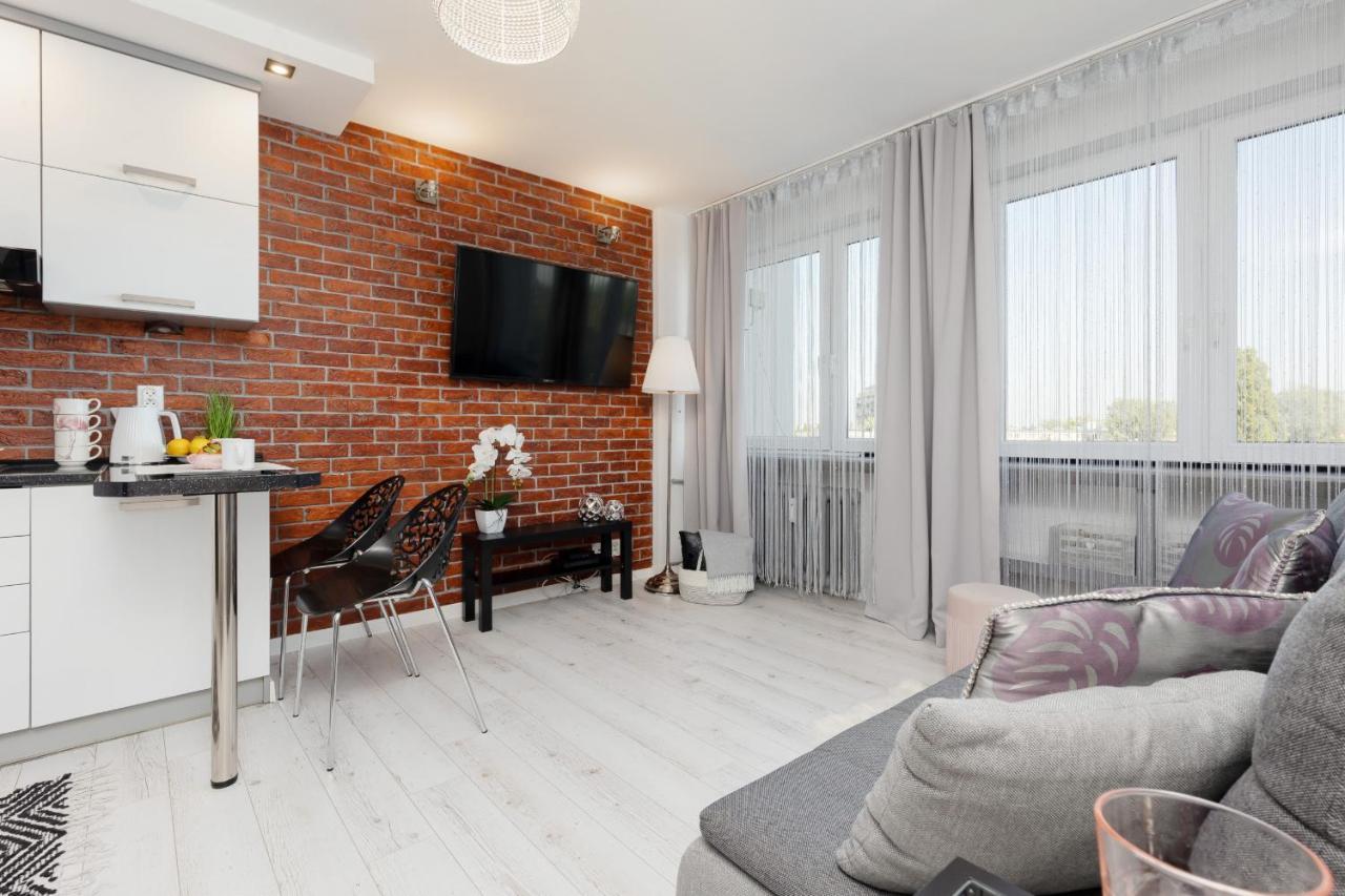 Lägenhet Bright & Cozy Near Metro Marymont By Renters *