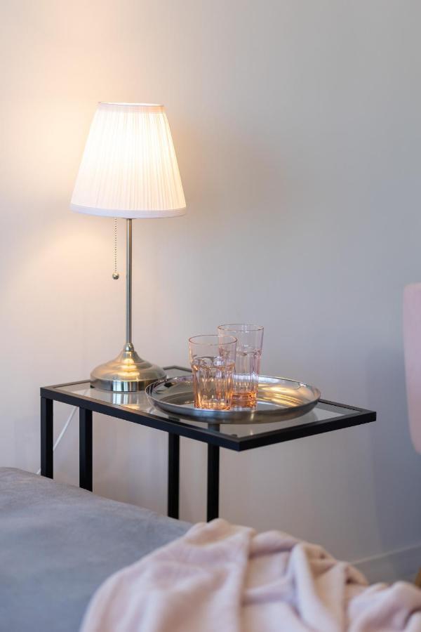 Bright & Cozy Near Metro Marymont By Renters Lägenhet *